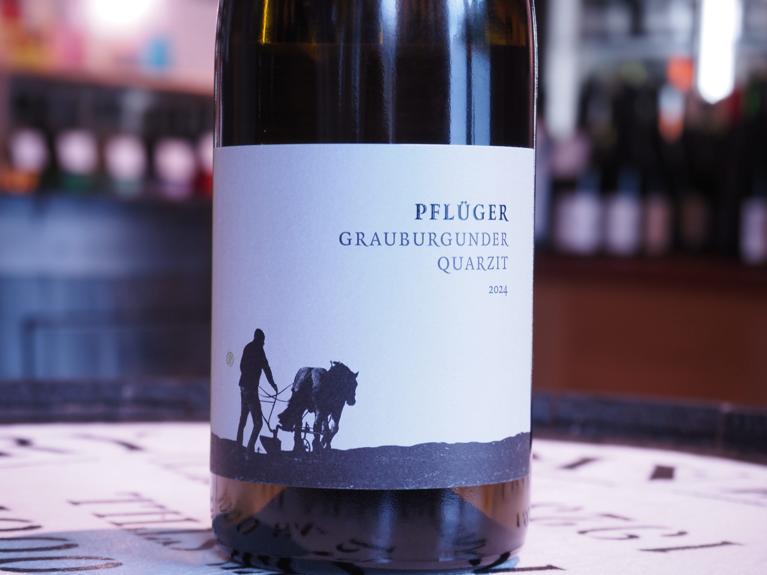 グラウブルグンダー クアーツィット トロッケン 2024